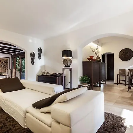 Beautiful Luxury Villa Located In Sardinia In Villasimius Near The Beaches *